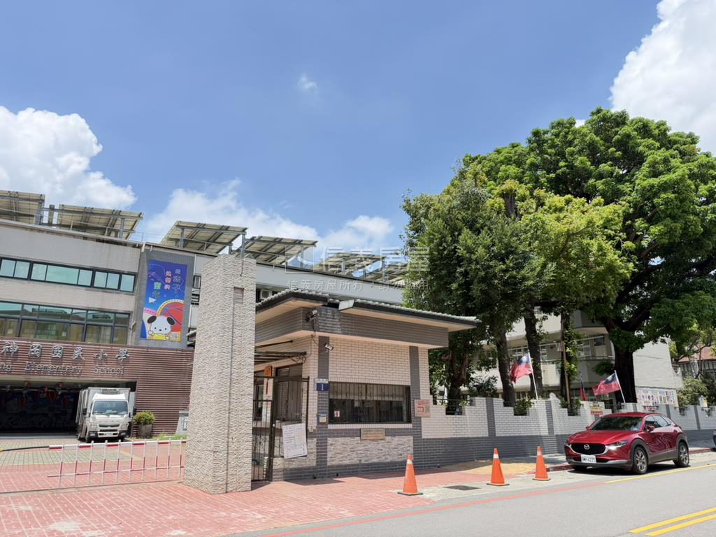 富桂首席二房車位房屋室內格局與周邊環境