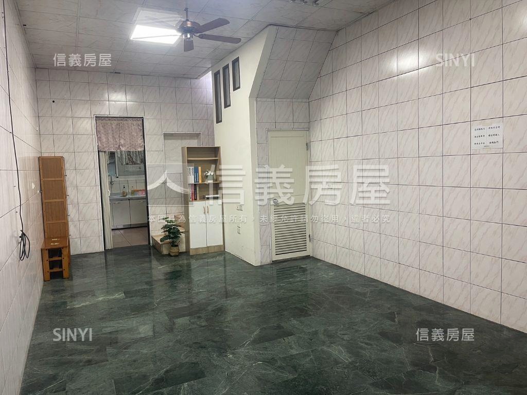 小港平和正路黃金店住房屋室內格局與周邊環境