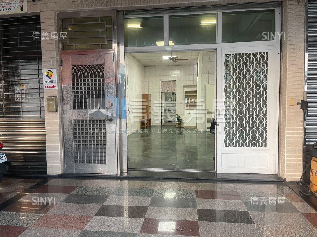小港平和正路黃金店住房屋室內格局與周邊環境