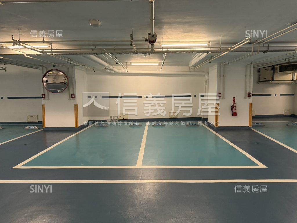 民生高峰會景觀雙平面車位房屋室內格局與周邊環境