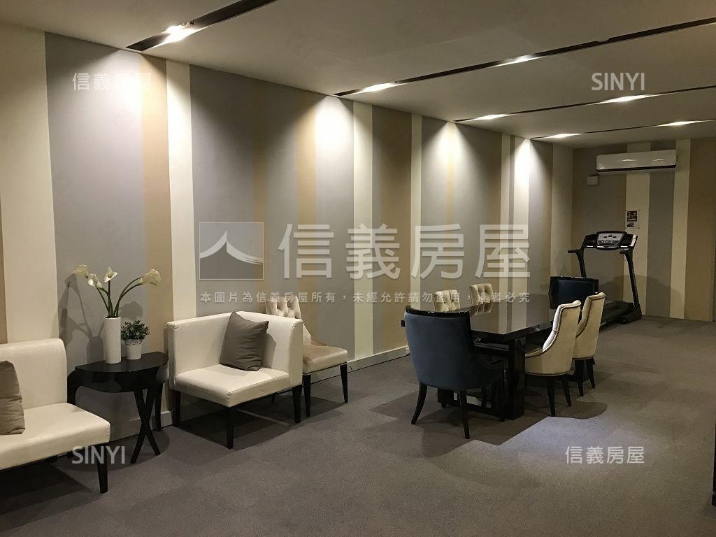 站前翔譽美高樓邊間附坡平房屋室內格局與周邊環境