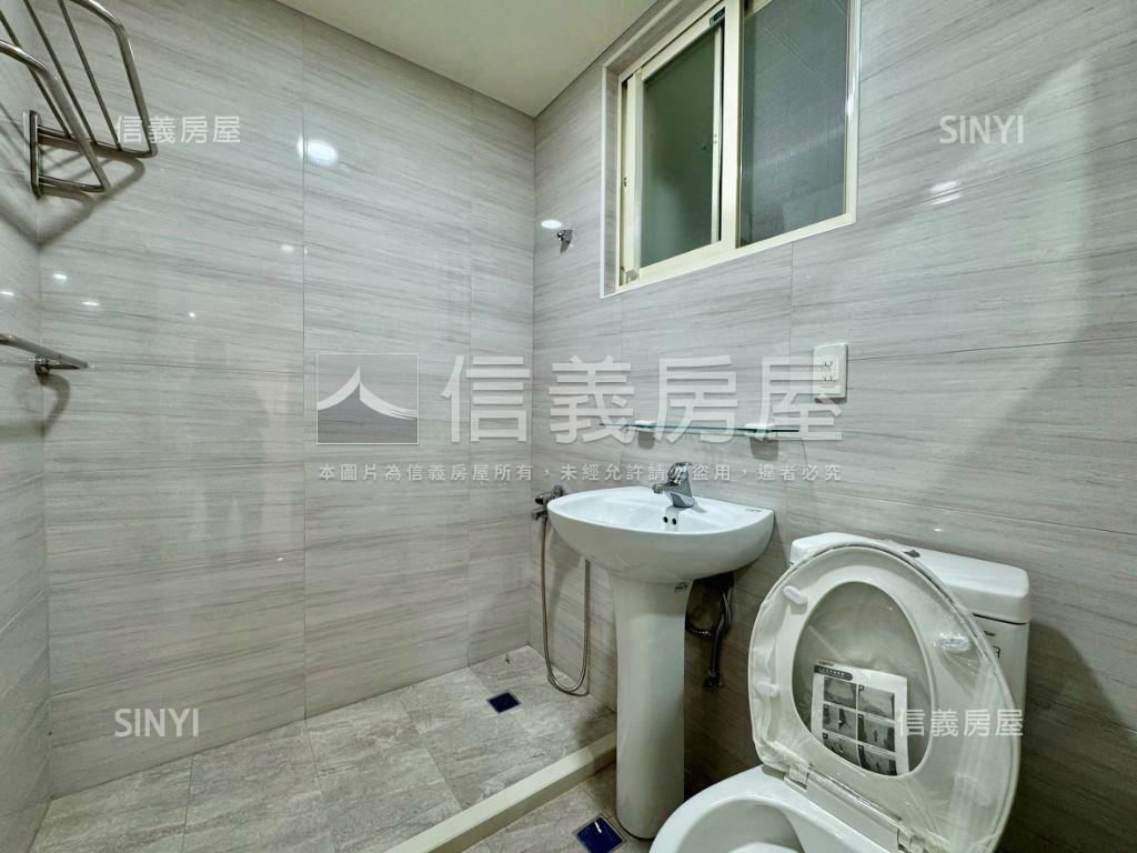 土城德峯街整理好黃金二樓房屋室內格局與周邊環境