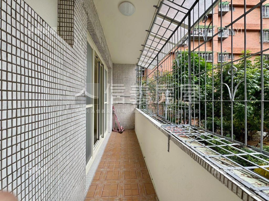 土城德峯街整理好黃金二樓房屋室內格局與周邊環境