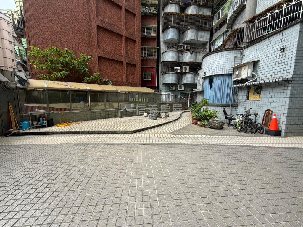 羅馬★風和日麗房屋室內格局與周邊環境