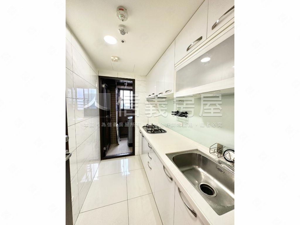 源力時代景觀２房＋車位房屋室內格局與周邊環境