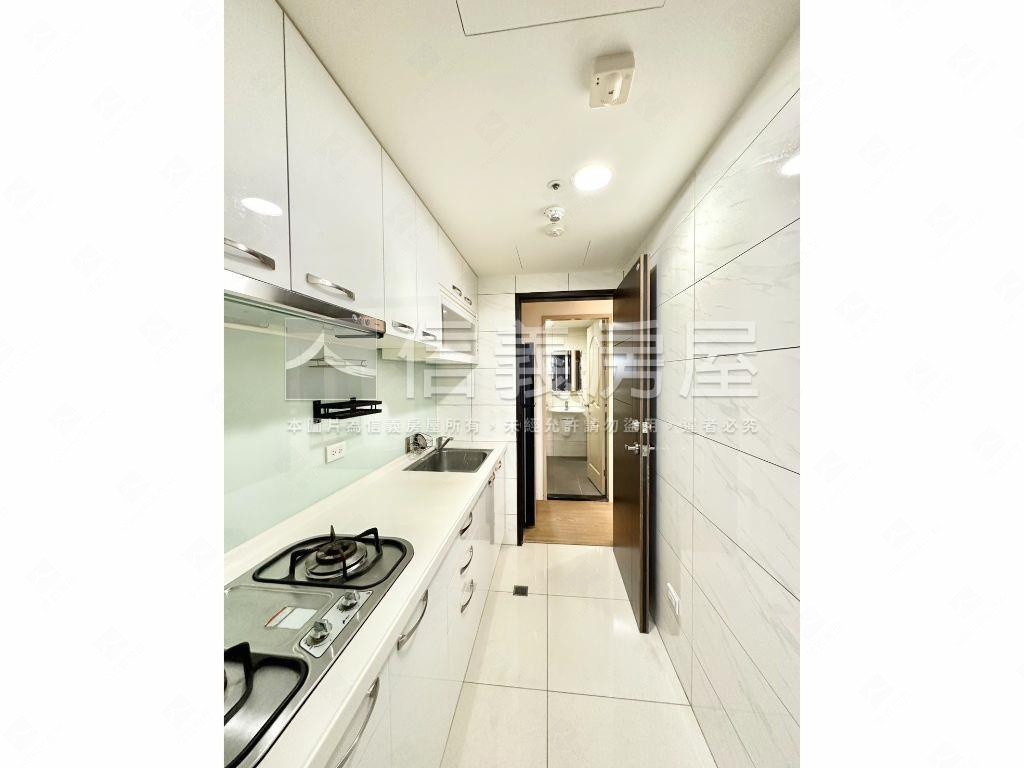 源力時代景觀２房＋車位房屋室內格局與周邊環境