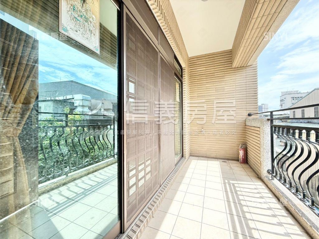臻品‧晨光與樹影之間房屋室內格局與周邊環境
