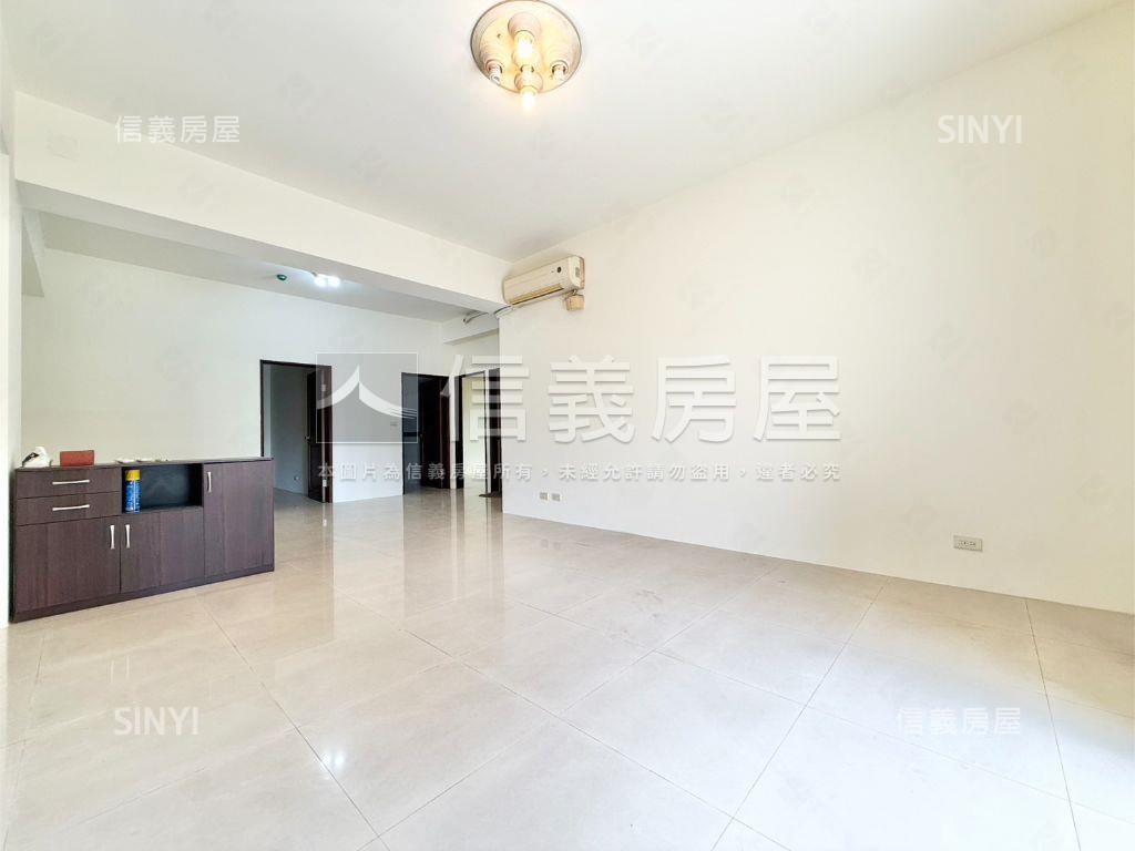 臻品‧晨光與樹影之間房屋室內格局與周邊環境