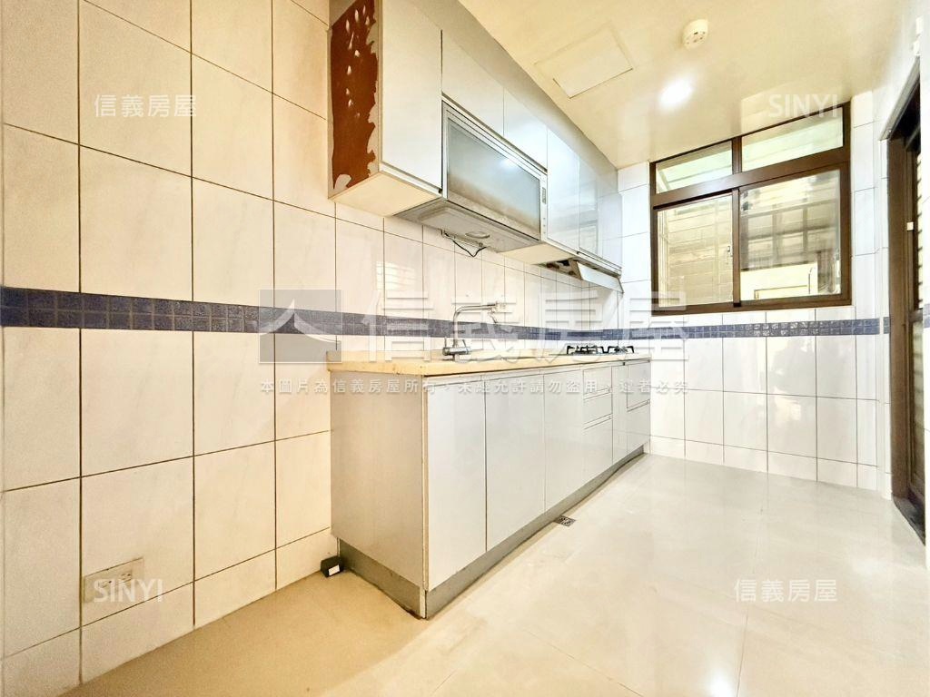 臻品‧晨光與樹影之間房屋室內格局與周邊環境