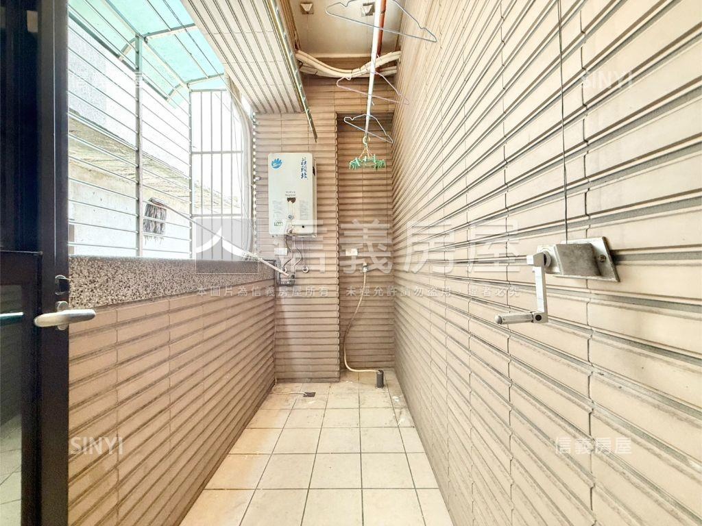 臻品‧晨光與樹影之間房屋室內格局與周邊環境