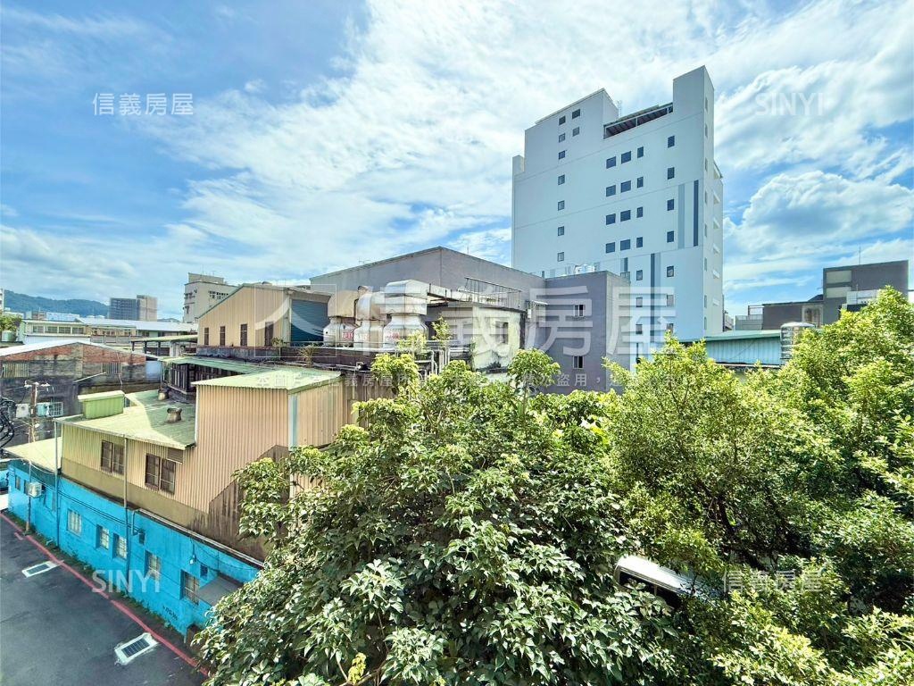 臻品‧晨光與樹影之間房屋室內格局與周邊環境