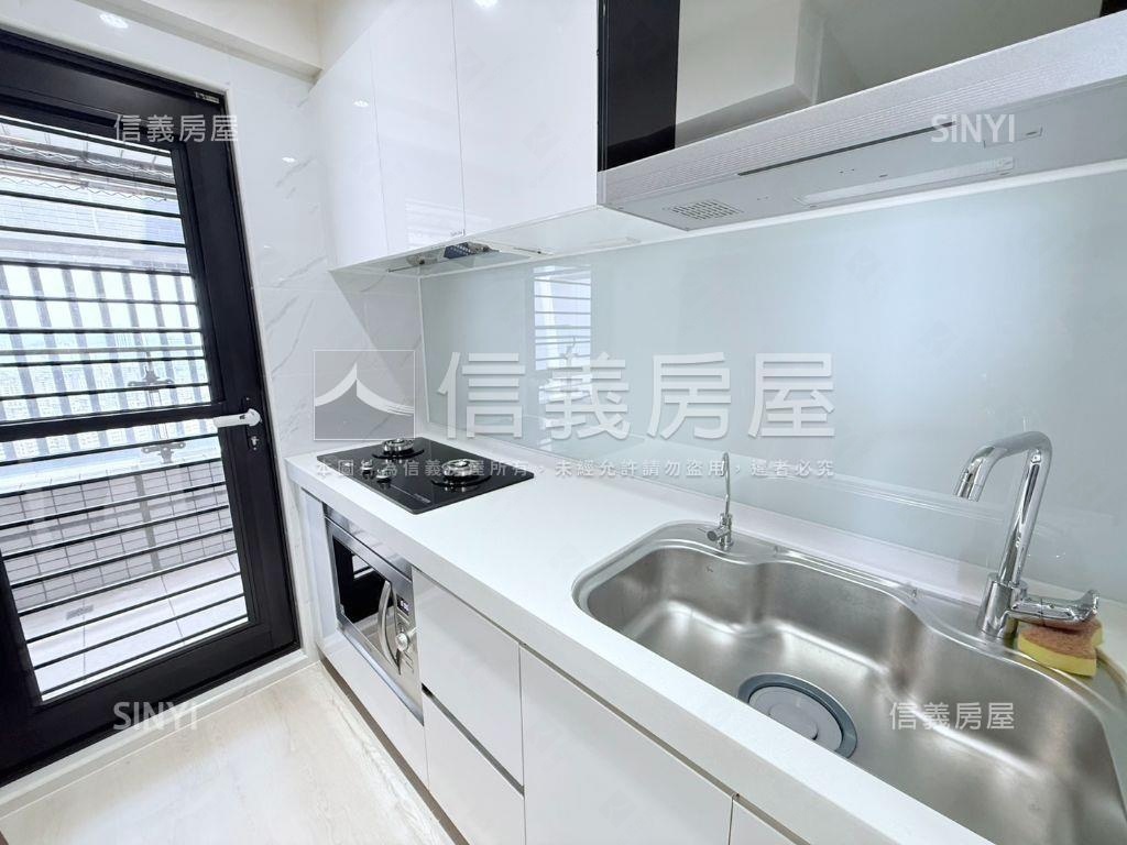 太陽帝國鋼骨高樓山景屋房屋室內格局與周邊環境