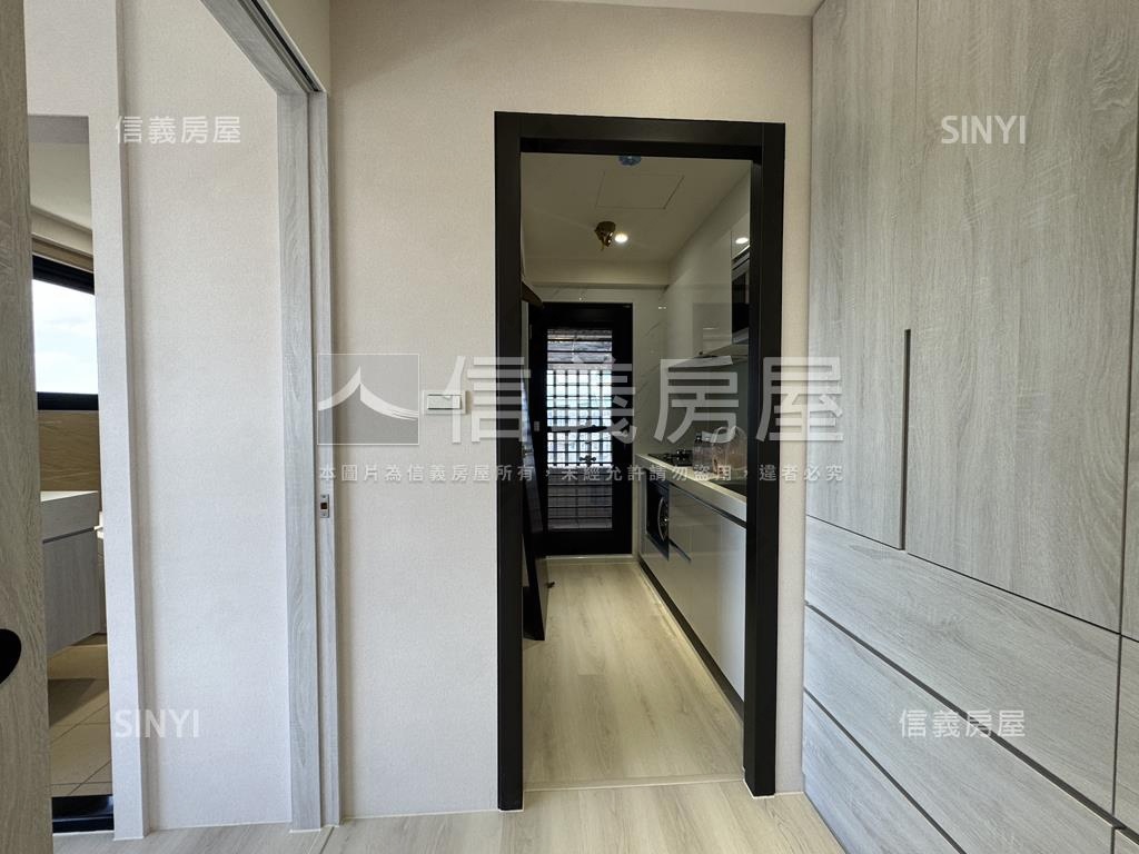 太陽帝國鋼骨高樓山景屋房屋室內格局與周邊環境