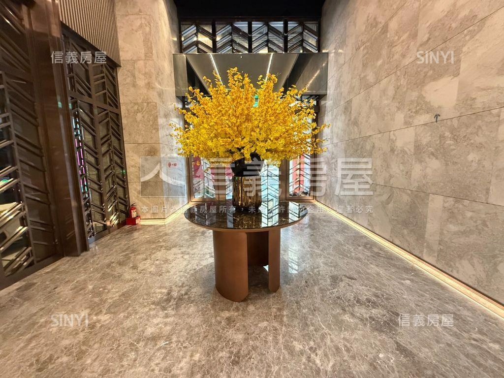 太陽帝國鋼骨高樓山景屋房屋室內格局與周邊環境