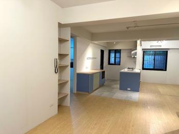 信義大街方正３房車位