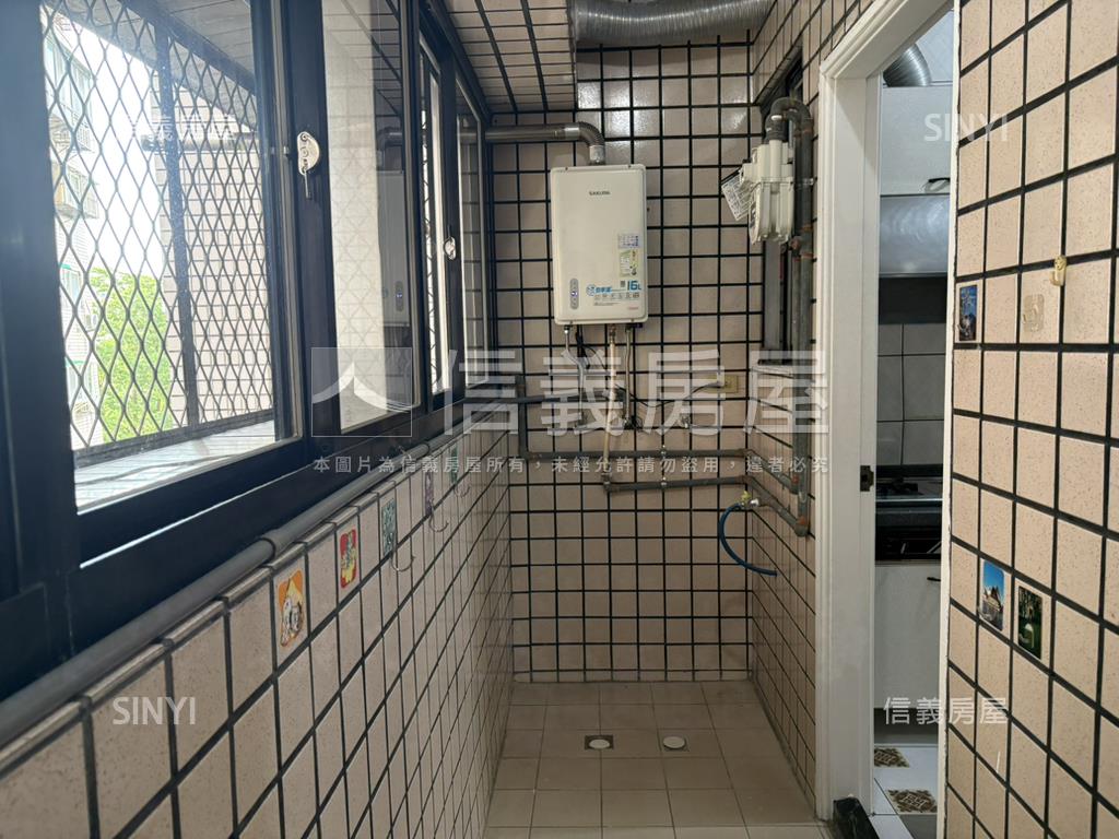 面公園綠寶石３房帶車位房屋室內格局與周邊環境
