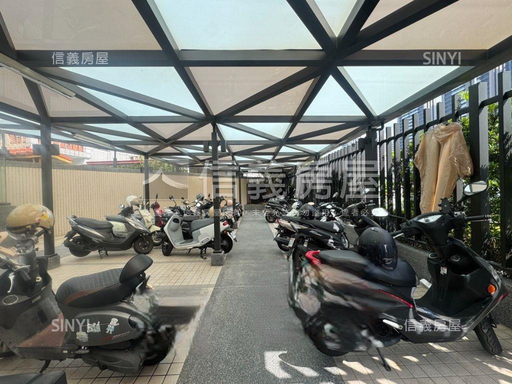 新案首選巨蛋裝潢三房平車房屋室內格局與周邊環境