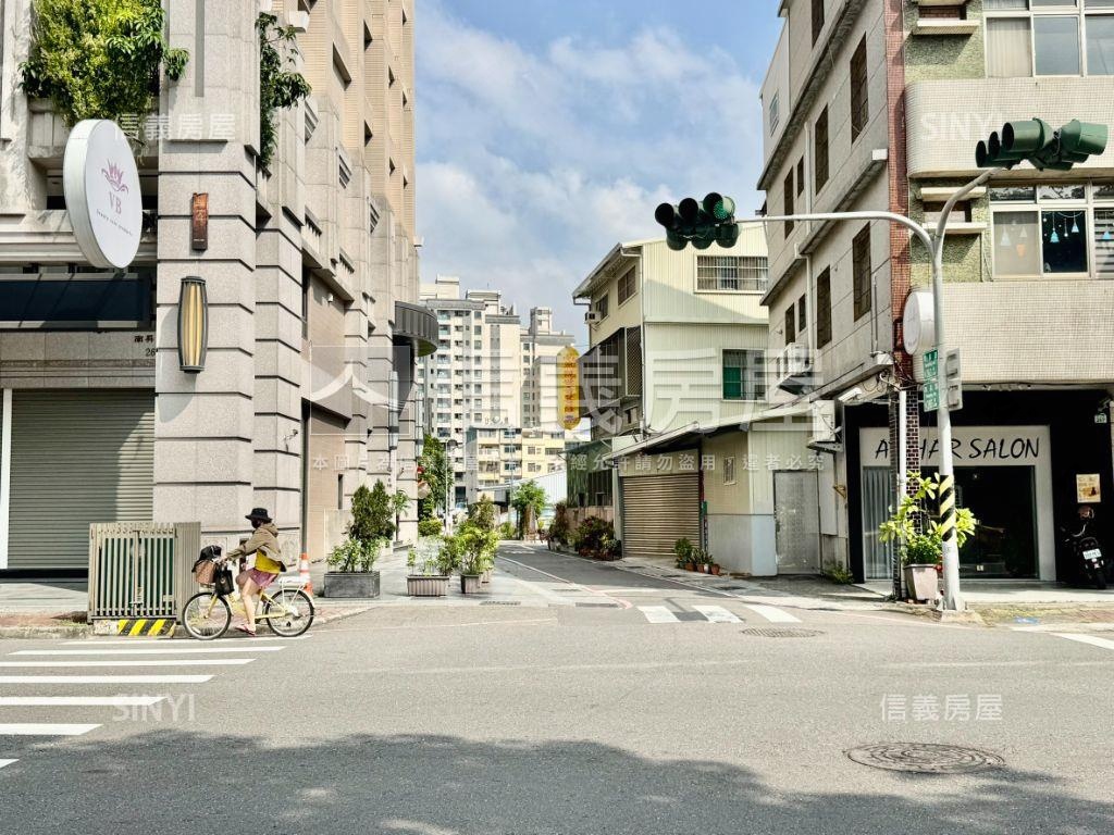 新案首選巨蛋裝潢三房平車房屋室內格局與周邊環境