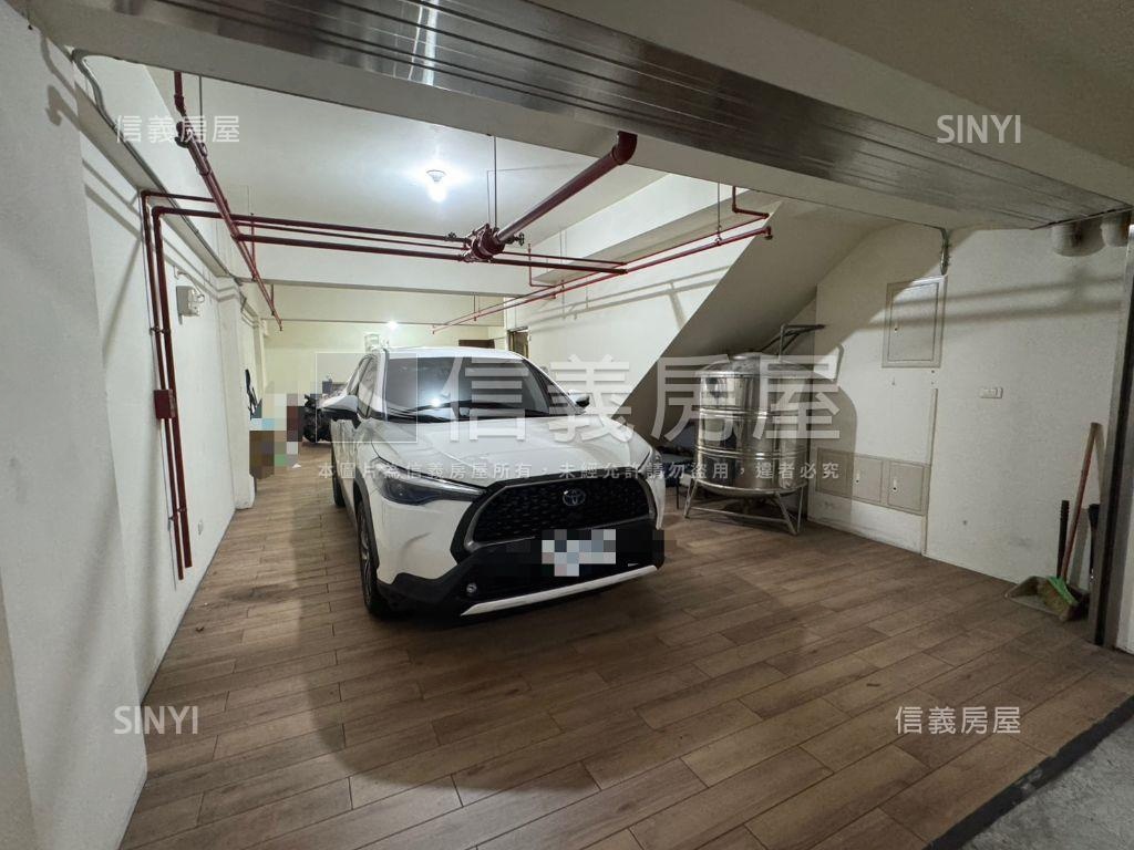 正建國路金店面房屋室內格局與周邊環境