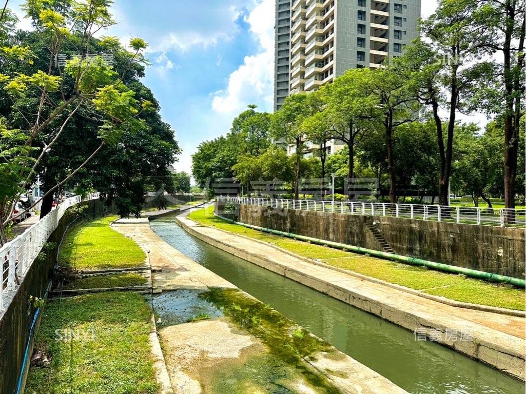 鳳山市區大地坪面寬透天房屋室內格局與周邊環境