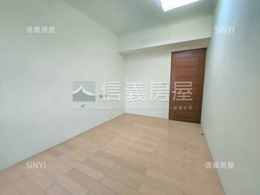 近捷運稀有緣圓園三房車位房屋室內格局與周邊環境
