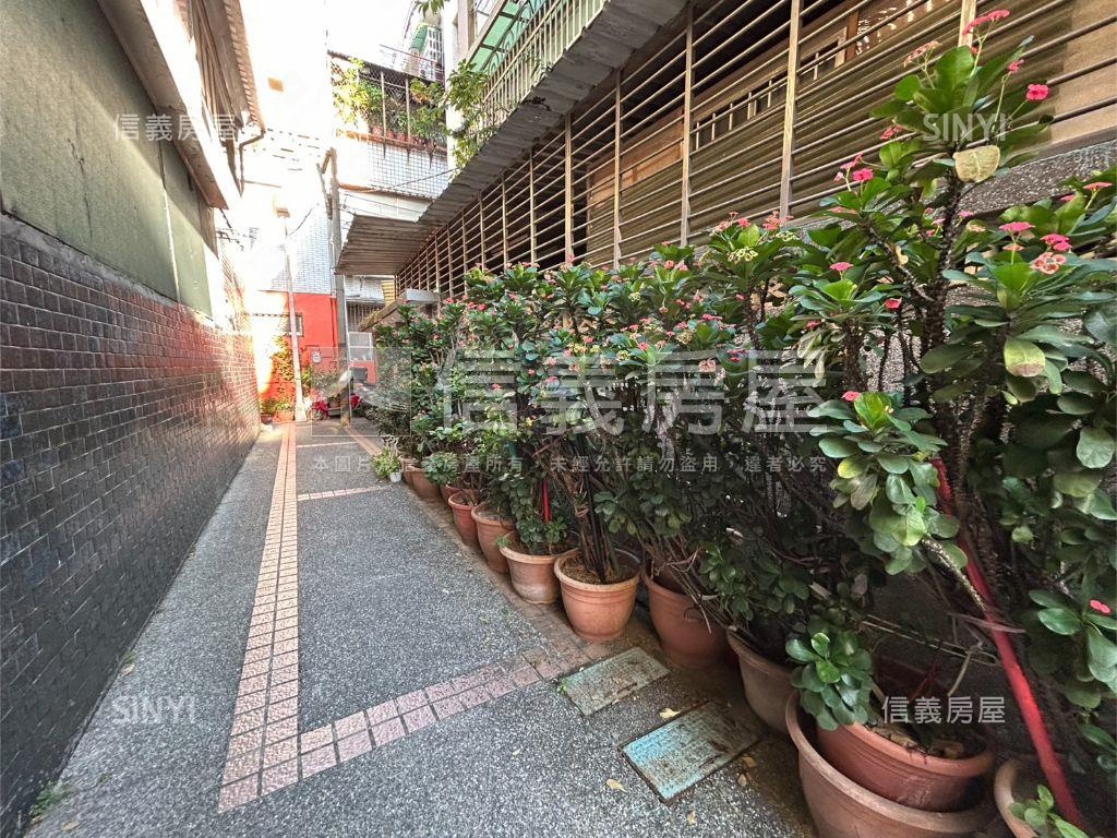士林捷運庭院一樓房屋室內格局與周邊環境