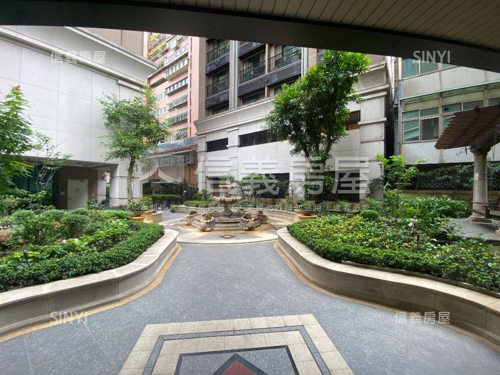 三輝謙匯景觀２房車位房屋室內格局與周邊環境