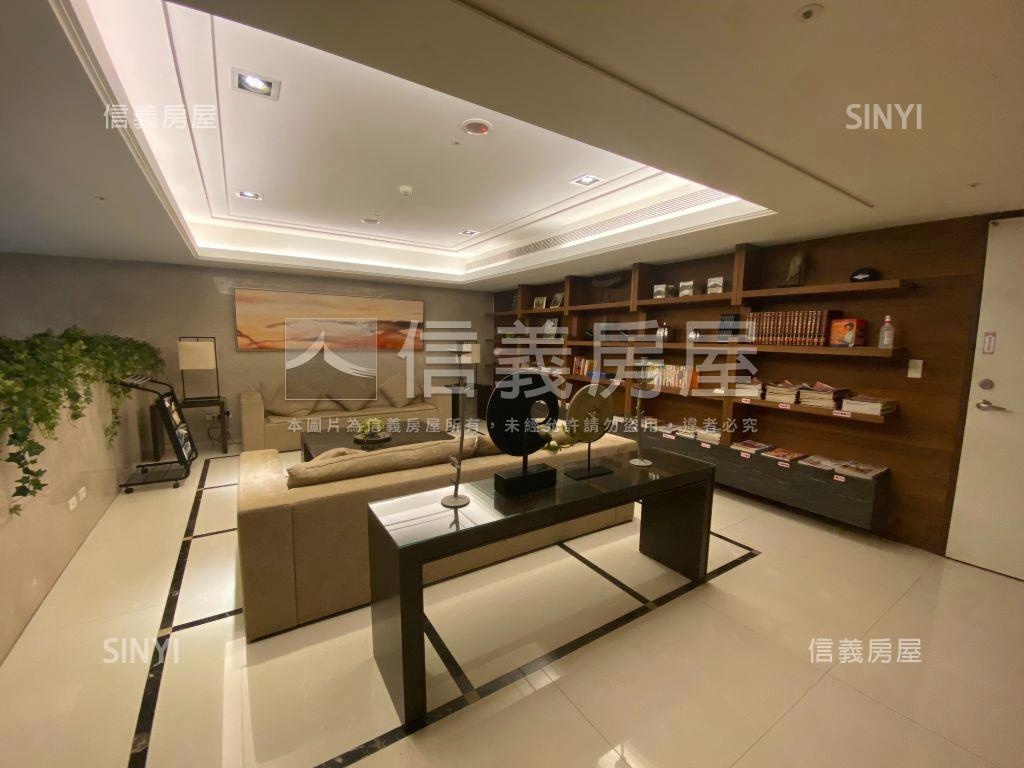 三輝謙匯景觀２房車位房屋室內格局與周邊環境