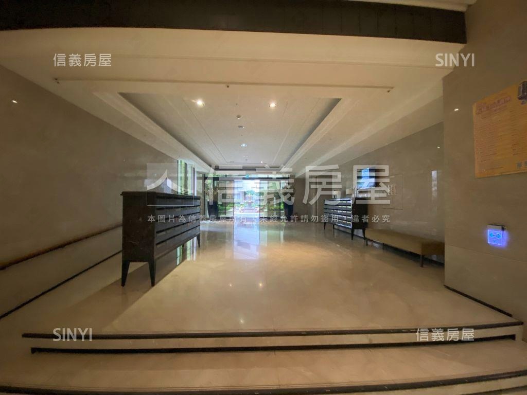 三輝謙匯景觀２房車位房屋室內格局與周邊環境