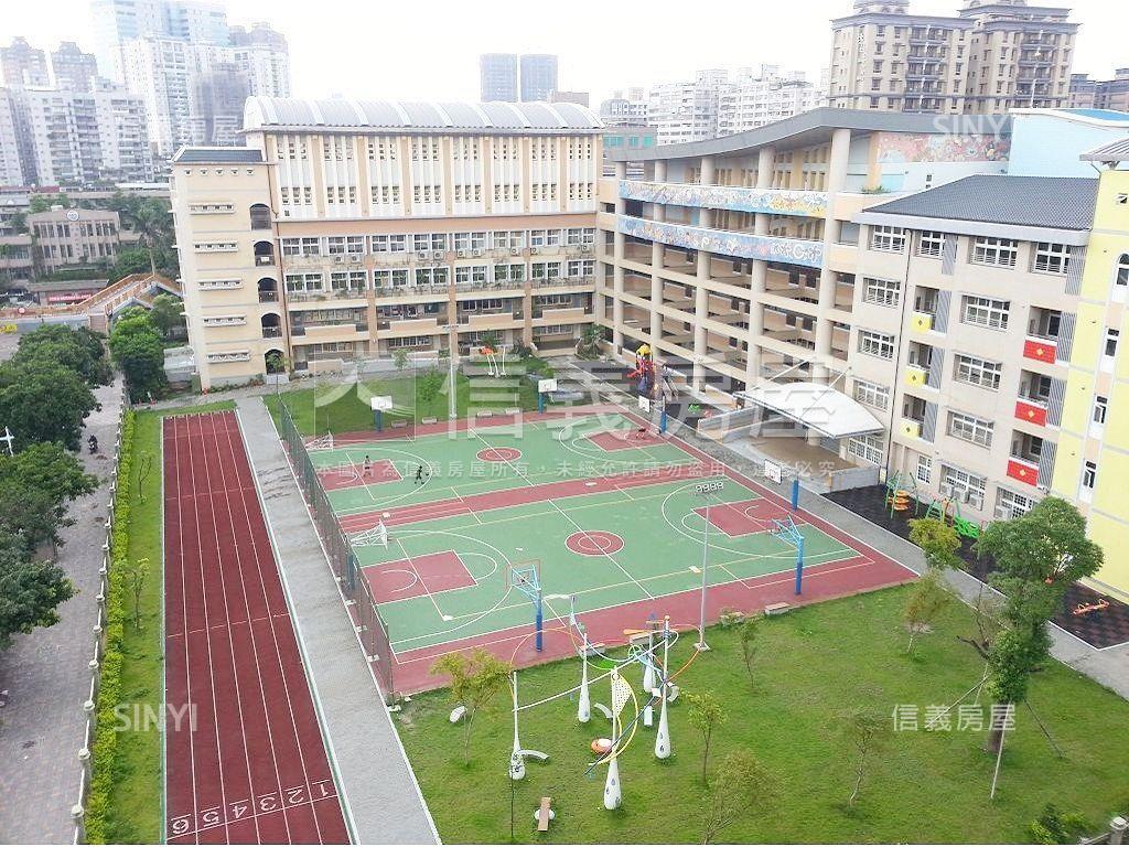 三輝謙匯景觀２房車位房屋室內格局與周邊環境