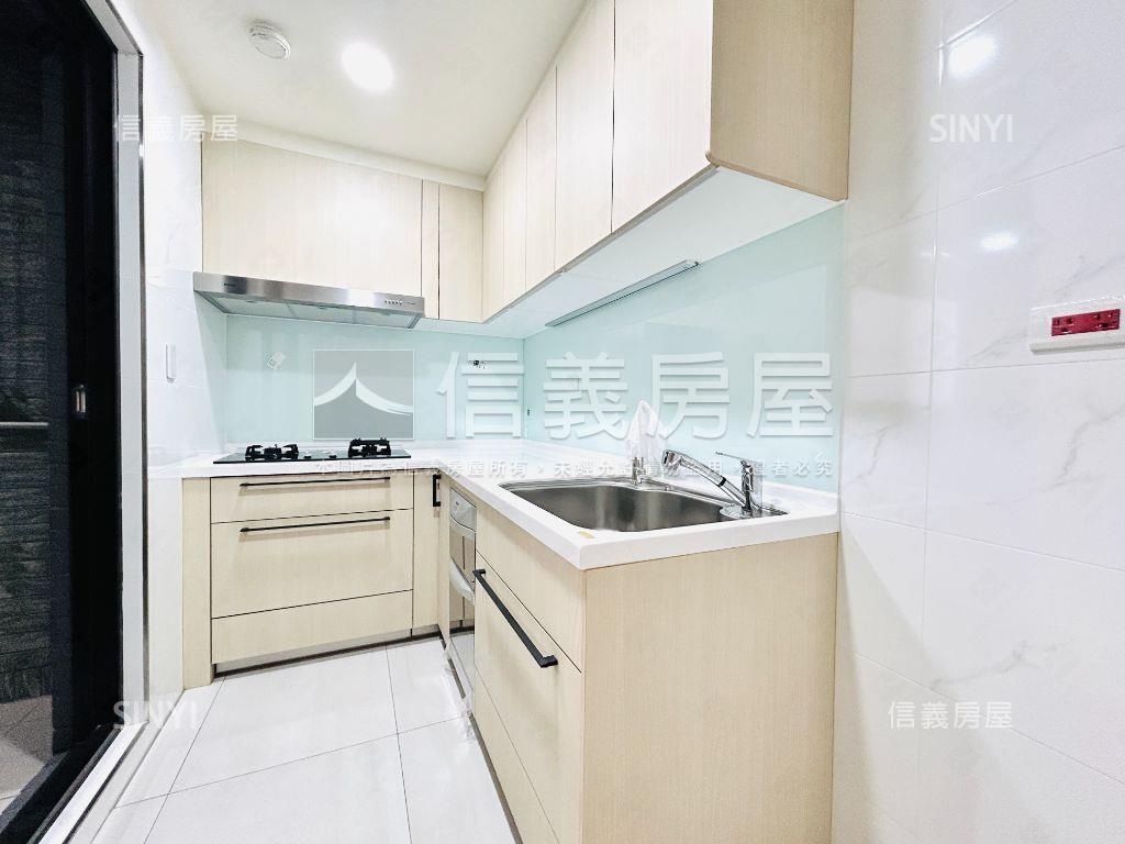 新碩文曲面公園１１樓３房房屋室內格局與周邊環境