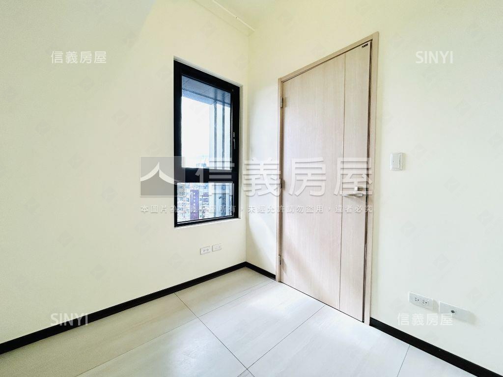 新碩文曲面公園１１樓３房房屋室內格局與周邊環境