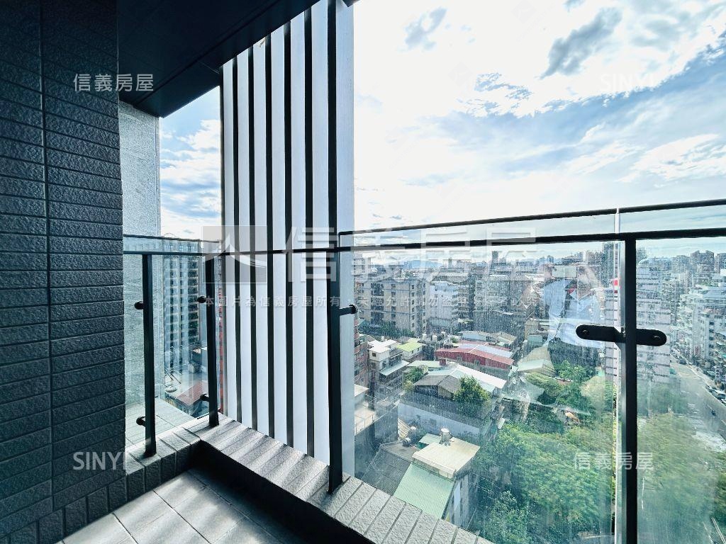 新碩文曲面公園１１樓３房房屋室內格局與周邊環境