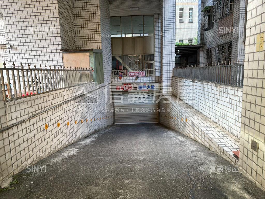 金門街麒麟三房車位房屋室內格局與周邊環境