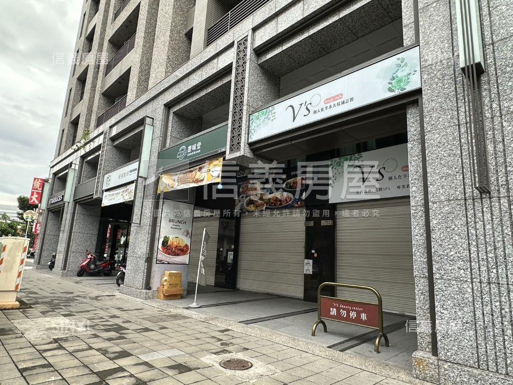 高雄站前熱鬧金店面房屋室內格局與周邊環境