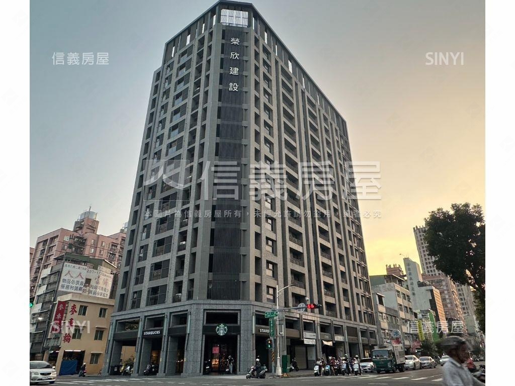 高雄站前熱鬧金店面房屋室內格局與周邊環境