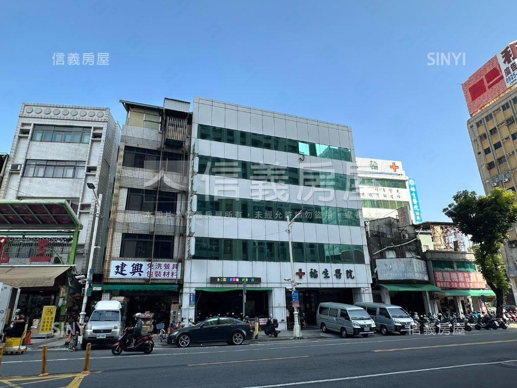高雄站前熱鬧金店面房屋室內格局與周邊環境