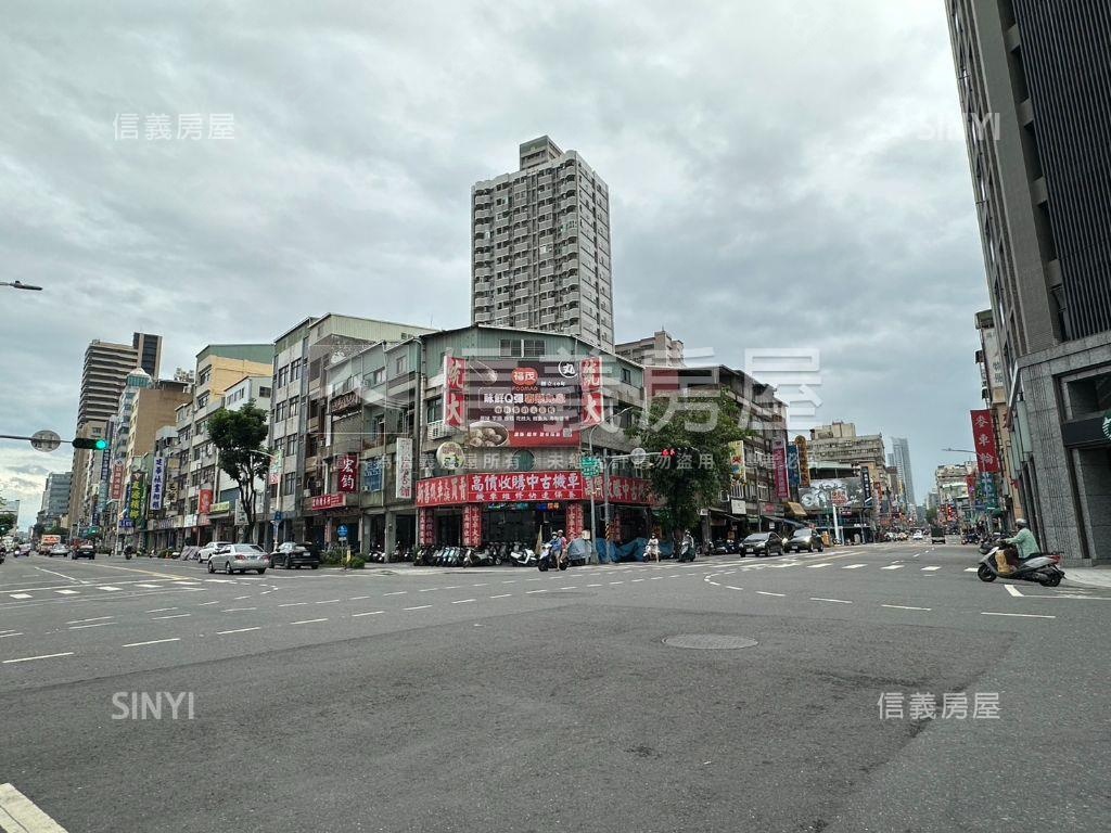 高雄站前熱鬧金店面房屋室內格局與周邊環境