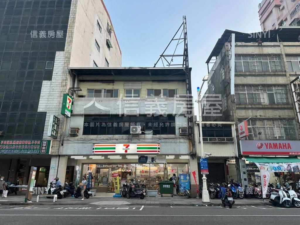 高雄站前熱鬧金店面房屋室內格局與周邊環境