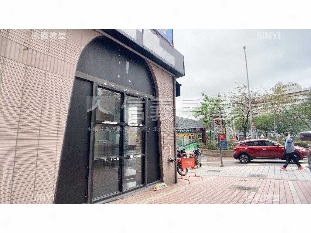 天母圓環人潮角間金店辦房屋室內格局與周邊環境