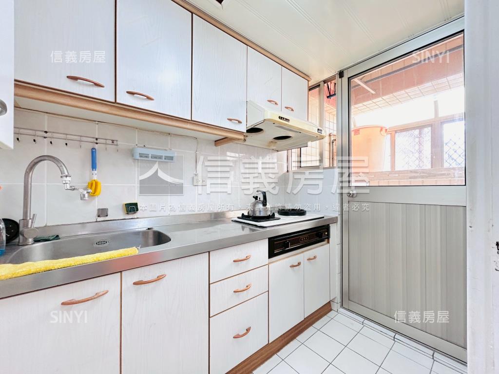 近愛買小資族套房房屋室內格局與周邊環境