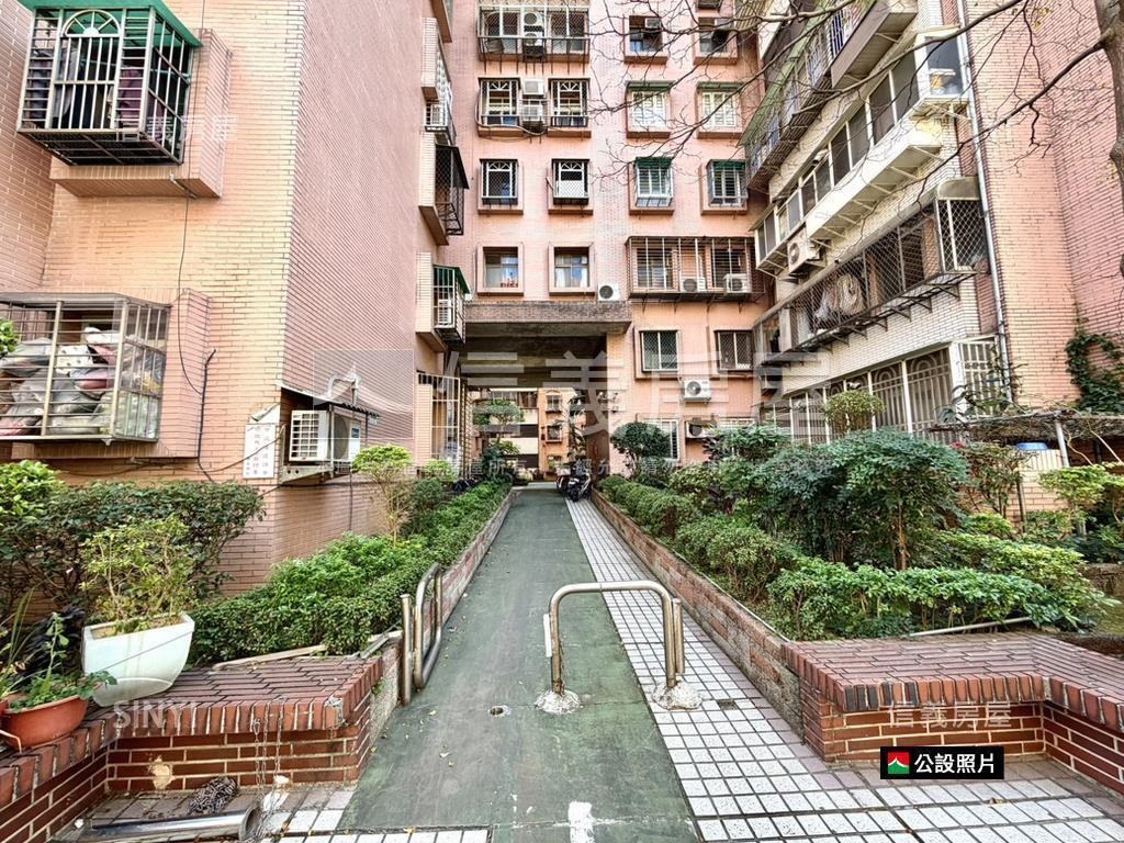 【健康新城】朝南電梯四房房屋室內格局與周邊環境