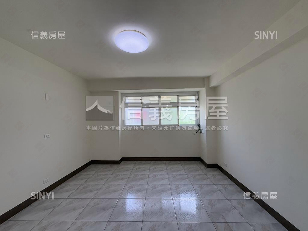近捷運邊間電梯美三房房屋室內格局與周邊環境