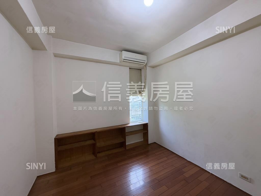 近捷運邊間電梯美三房房屋室內格局與周邊環境