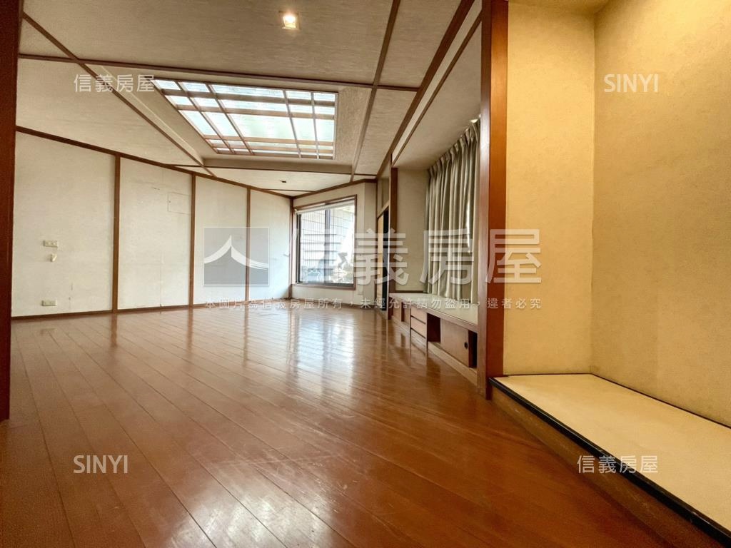 國美特區角間店面房屋室內格局與周邊環境