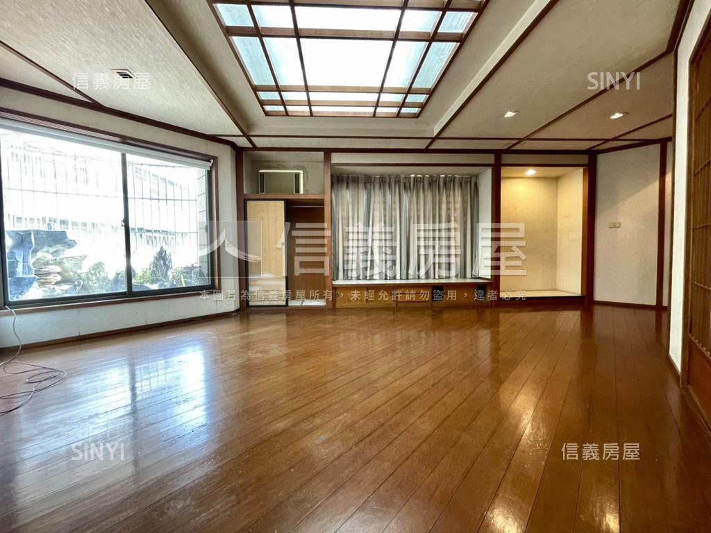國美特區角間店面房屋室內格局與周邊環境