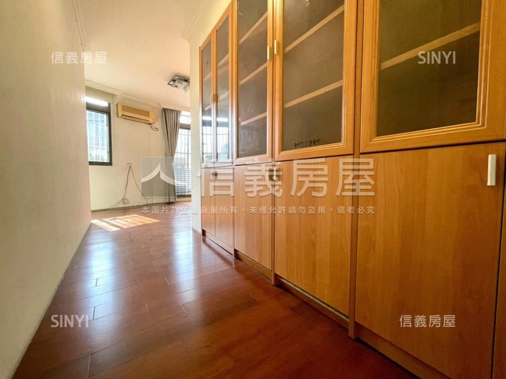 國美特區角間店面房屋室內格局與周邊環境