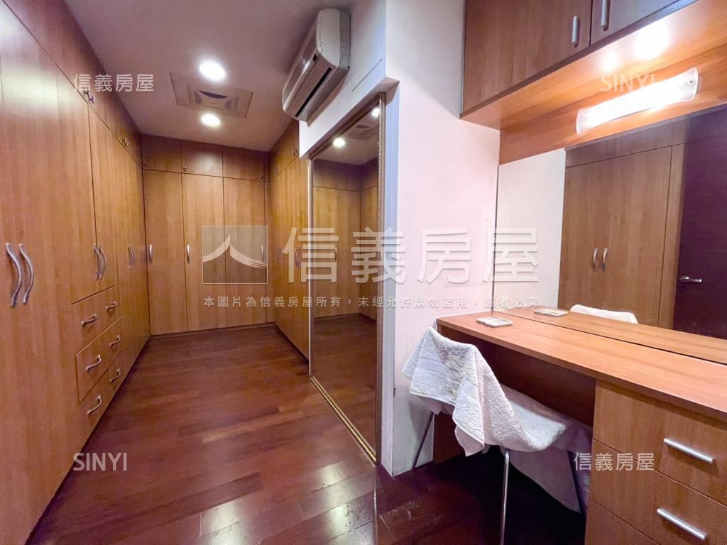 國美特區角間店面房屋室內格局與周邊環境