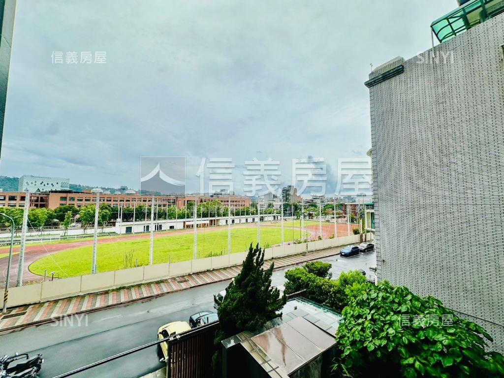 景觀正棻車位華廈房屋室內格局與周邊環境
