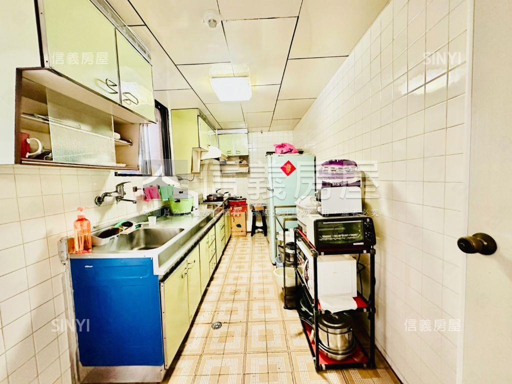 景觀正棻車位華廈房屋室內格局與周邊環境